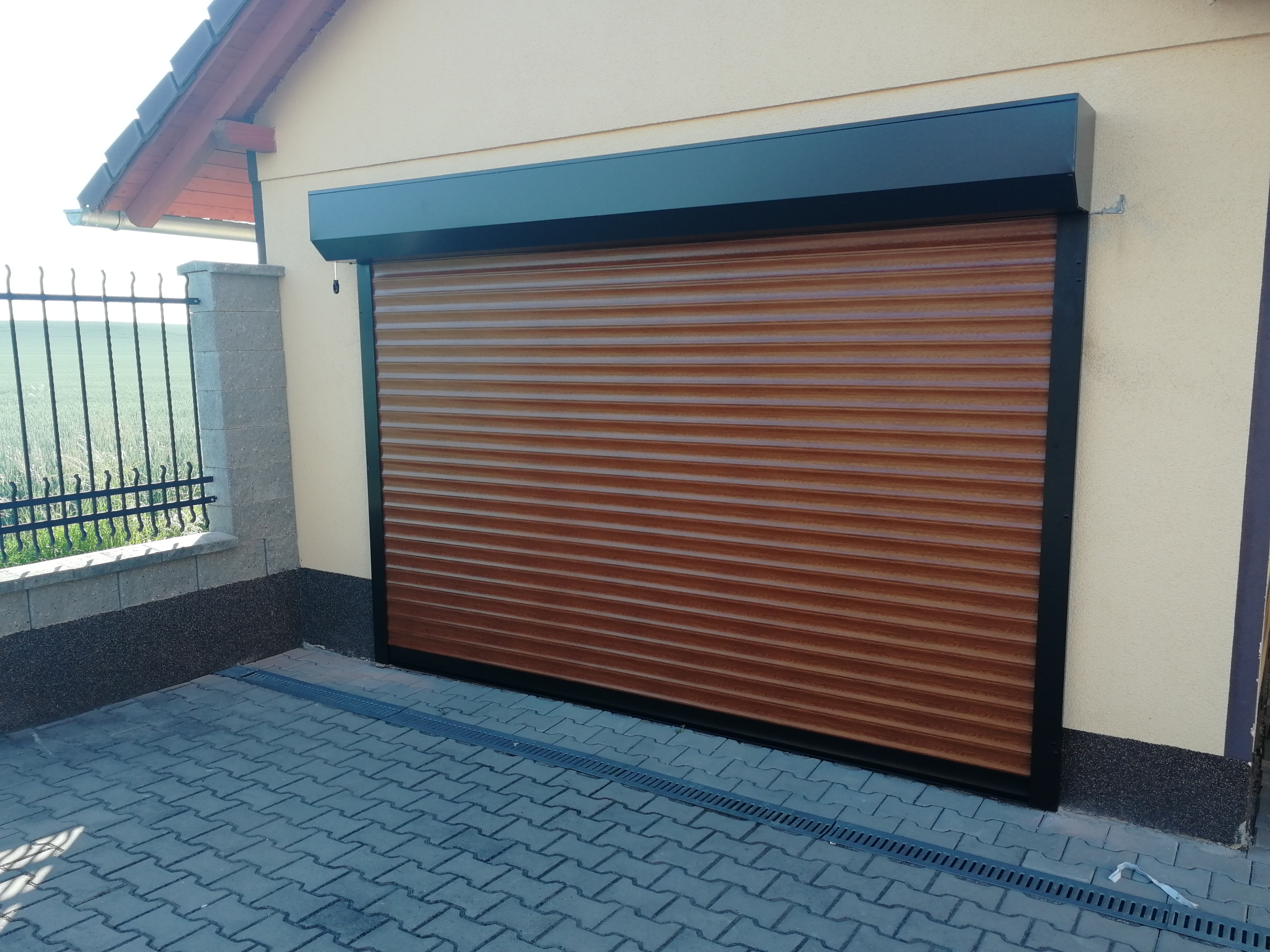 Rolety a garážová vrata